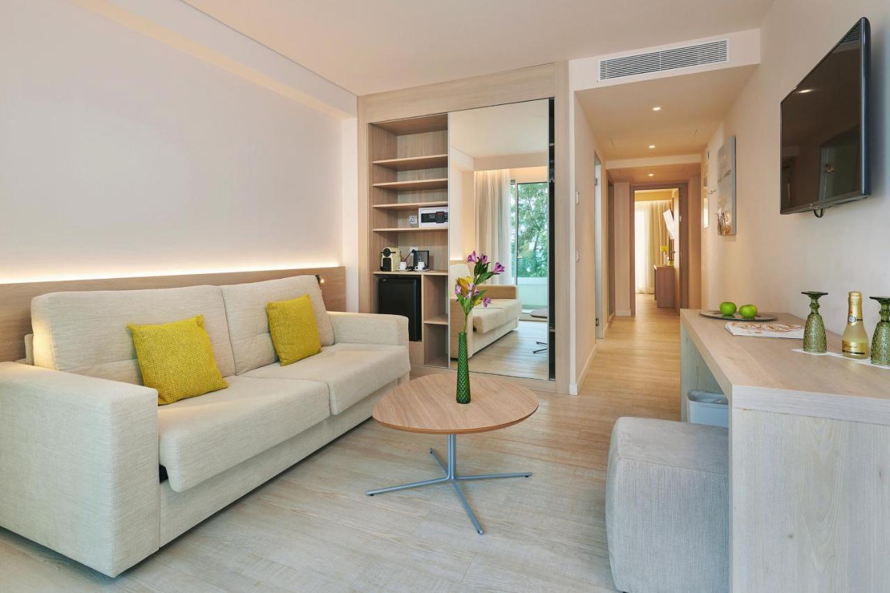 Hotel Sabina กาลามิยอร์ ภายนอก รูปภาพ